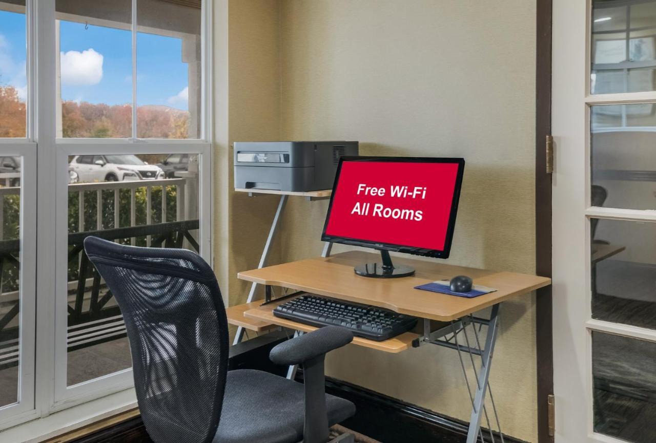 Red Roof Inn & Suites Knoxville East Bagian luar foto