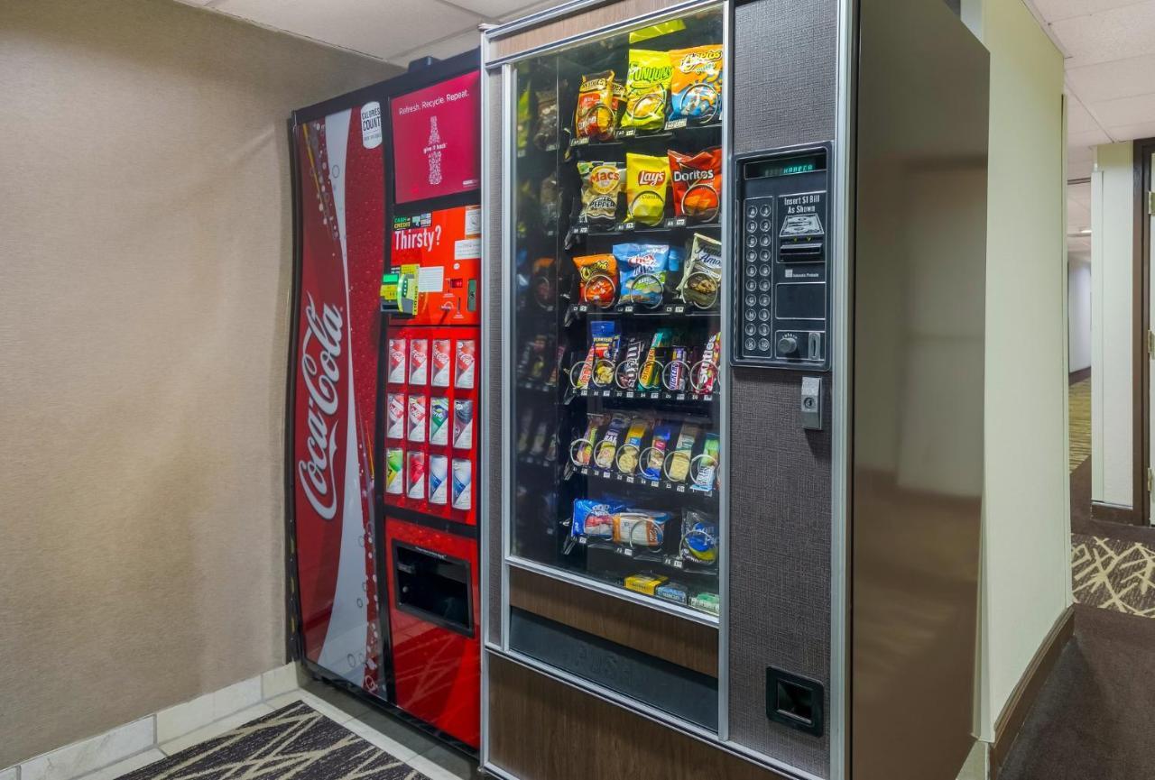 Red Roof Inn & Suites Knoxville East Bagian luar foto